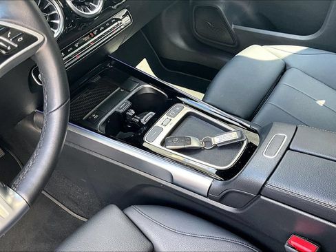 Used 2026 Mercedes-Benz GLB 250 4MATIC image 14