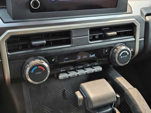 Certified 2026 Toyota Tacoma SR5 AWD/4WD image 26
