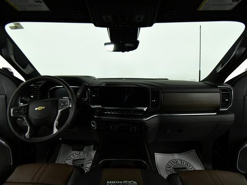 Used 2024 Chevrolet Silverado 2500 High Country w/ Technology Package image 19