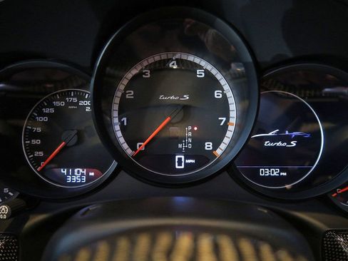 Used 2015 Porsche 911 Turbo S image 17