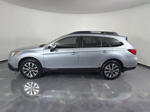 Used 2016 Subaru Outback 2.5i Limited AWD/4WD image 8