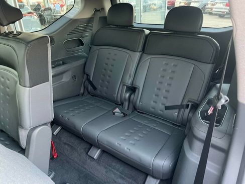 Used 2024 Kia EV9 Wind image 38