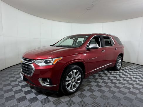 Used 2021 Chevrolet Traverse Premier w/ LPO, Floor Liner Package FWD image 2
