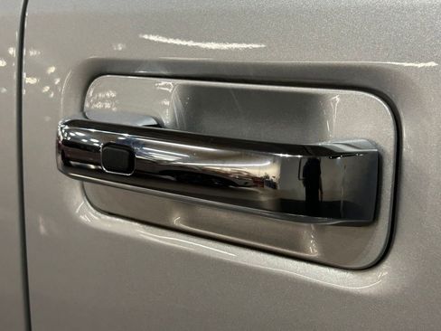 Used 2019 Ford F150 Lariat w/ Equipment Group 502A Luxury AWD/4WD image 15