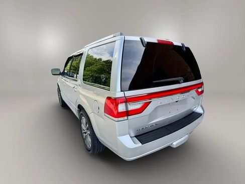 Used 2015 Lincoln Navigator 4WD image 4