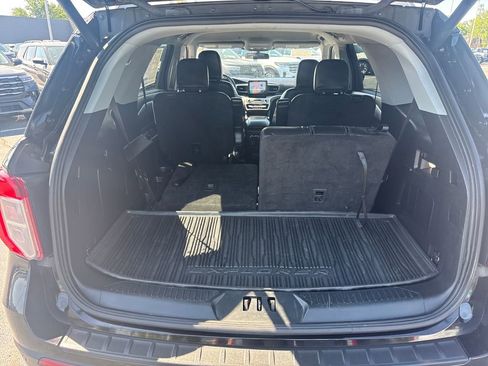 Used 2022 Ford Explorer XLT w/ Equipment Group 202A AWD/4WD image 12