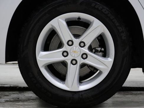 Used 2023 Chevrolet Malibu LT w/ Driver Confidence Package FWD image 9