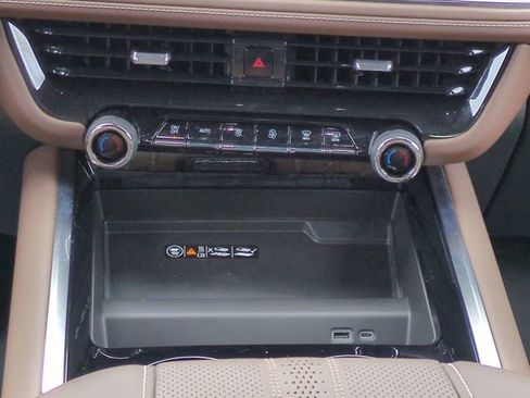 Used 2025 Chevrolet Tahoe High Country image 22