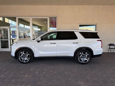 Used 2024 Hyundai Palisade Limited AWD/4WD image 2