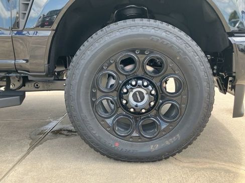 New 2025 Ford F250 Lariat w/ Black Appearance Package image 10