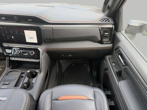 Used 2026 GMC Sierra 2500 AT4 AWD/4WD image 13