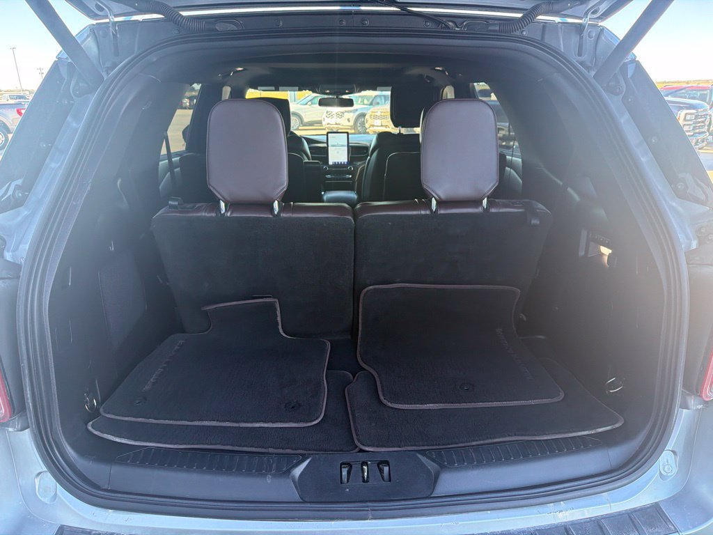 Used 2020 Ford Explorer Platinum w/ Premium Technology Package AWD/4WD image 36