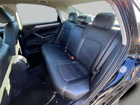 Used 2021 Volkswagen Passat 2.0T SE image 25