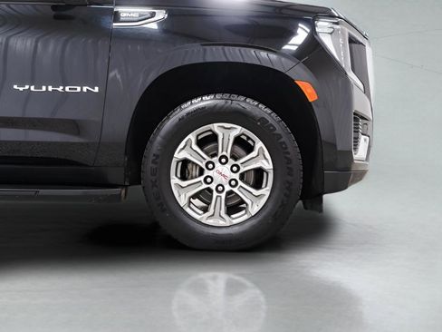 Used 2023 GMC Yukon XL SLE image 7