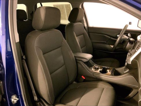 Used 2023 GMC Acadia SLE w/ Driver Convenience Package image 8