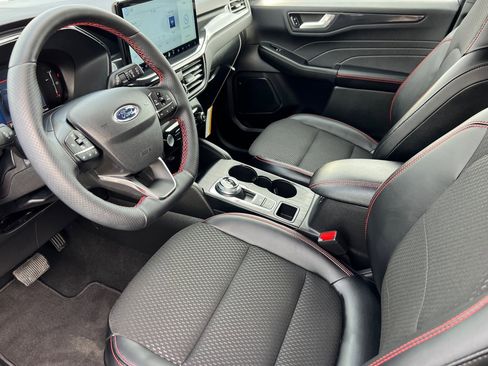 Used 2025 Ford Escape ST-Line w/ Tech Pack #1 image 10