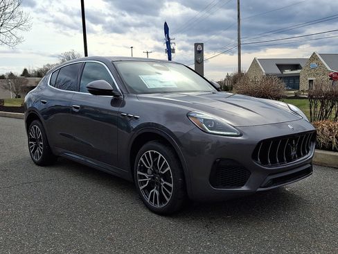 Used 2025 Maserati Grecale Modena AWD/4WD image 2