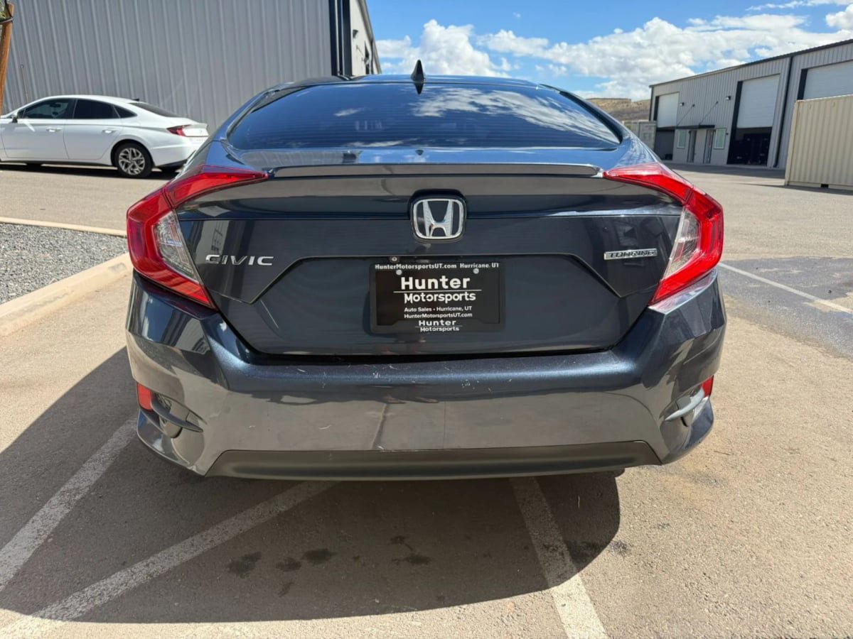 Used 2017 Honda Civic Touring image 7