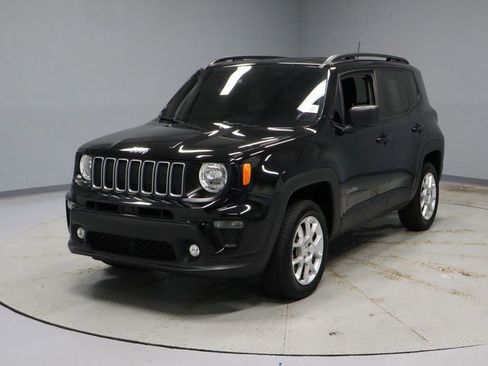 Used 2023 Jeep Renegade Latitude w/ Premium Group AWD/4WD image 7
