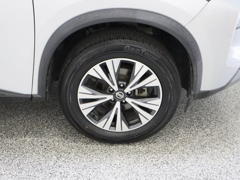 Used 2021 Nissan Rogue SV image 5