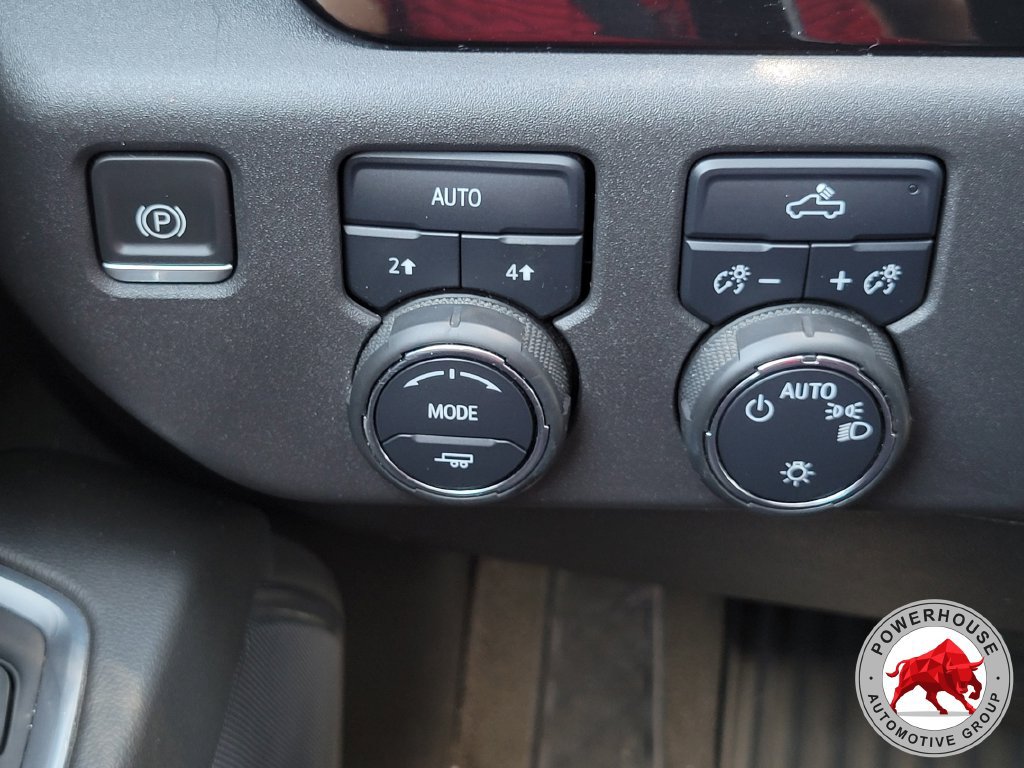 Used 2022 Chevrolet Silverado 1500 LT AWD/4WD image 28