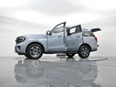 Used 2025 Ford Expedition Active image 53