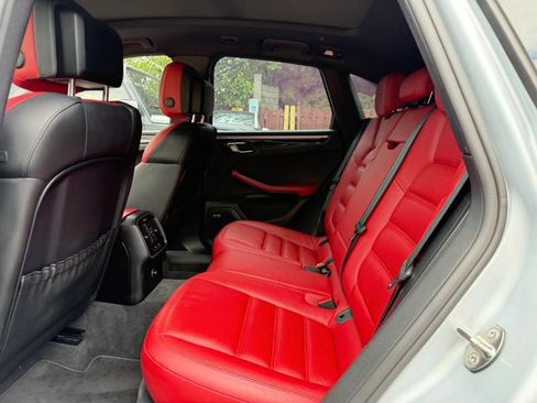 Used 2017 Porsche Macan GTS AWD/4WD image 17
