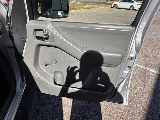 Used 2014 Nissan Frontier S AWD/4WD image 20