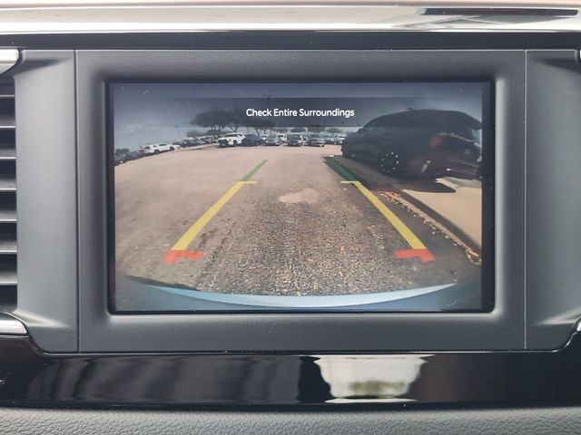 Used 2023 Chrysler Voyager LX FWD image 14