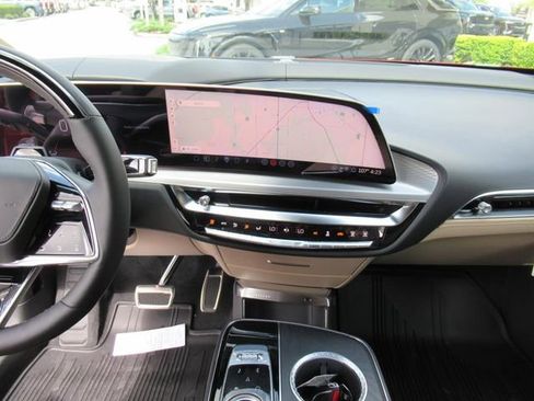 New 2026 Cadillac Lyriq V image 21