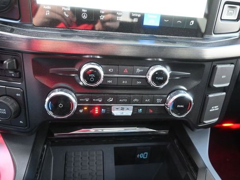 New 2026 Ford F250 Lariat w/ Black Appearance Package AWD/4WD image 34