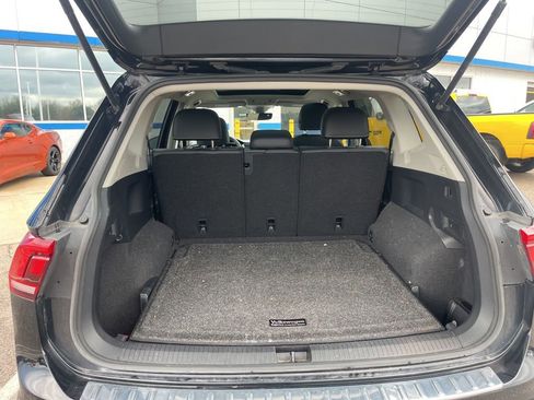 Used 2022 Volkswagen Tiguan SE AWD/4WD image 10