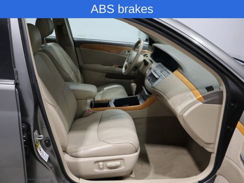 Used 2005 Toyota Avalon XLS image 4