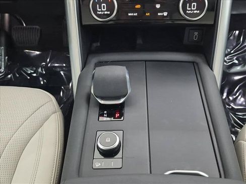 Certified 2026 Land Rover Discovery S AWD/4WD image 12