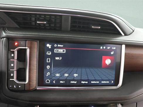 Used 2024 GMC Yukon Denali Ultimate image 11