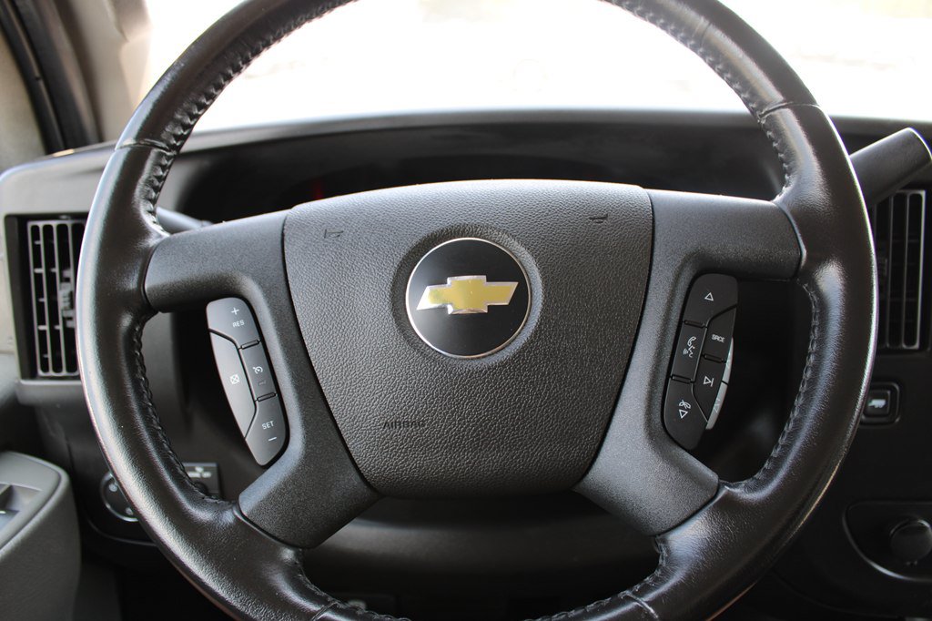 Used 2022 Chevrolet Express 3500 w/ Power Convenience Package RWD image 28
