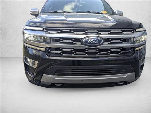 Used 2024 Ford Expedition Platinum image 9