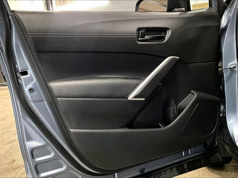 Used 2022 Toyota Corolla Cross LE w/ Moonroof Package image 22