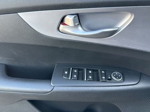 Used 2024 Kia Forte LXS FWD image 12