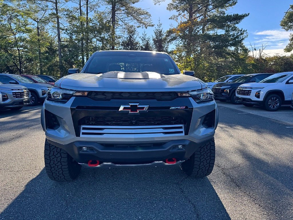 Certified 2026 Chevrolet Colorado ZR2 w/ Midnight Edition AWD/4WD image 2