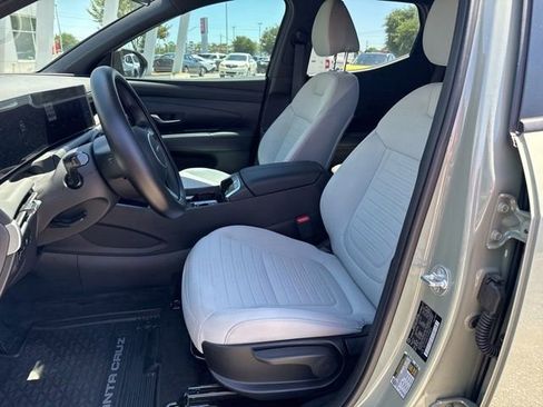 Used 2025 Hyundai Santa Cruz SE FWD image 25