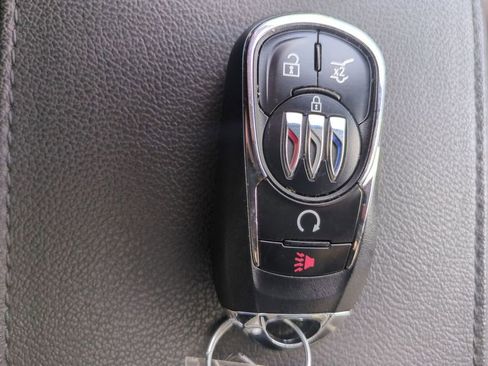 Used 2025 Buick Envista Avenir FWD image 29