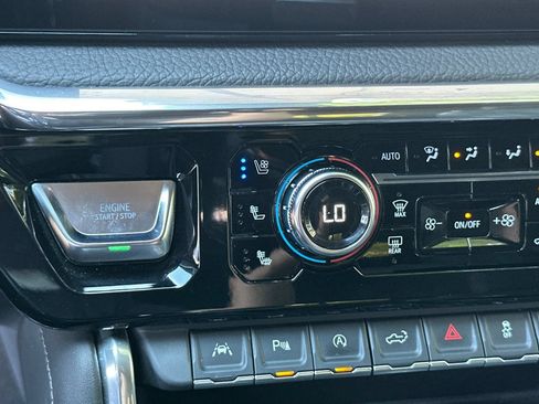 Used 2025 GMC Sierra 1500 Denali w/ Denali Reserve Package AWD/4WD image 28