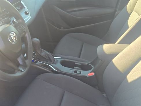 Used 2025 Toyota Corolla LE FWD image 6
