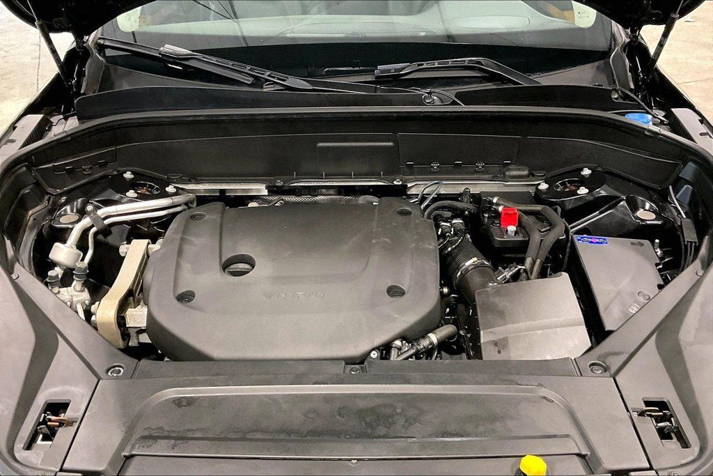 Certified 2024 Volvo XC90 B6 Plus AWD/4WD image 32