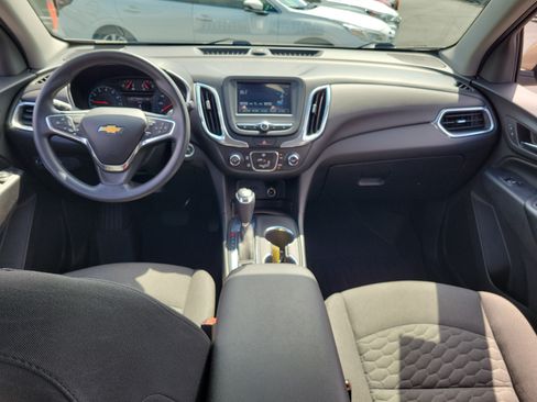 Used 2018 Chevrolet Equinox LT FWD image 16