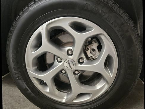 Used 2023 Chrysler Pacifica Limited FWD image 20