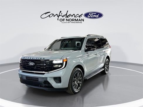 New 2026 Ford Expedition Platinum w/ Stealth Appearance Package image 3