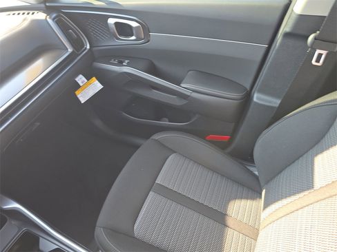 New 2026 Kia Sorento LX image 16