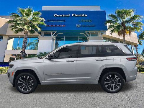 Certified 2022 Jeep Grand Cherokee Overland w/ Adv Protech Group III AWD/4WD image 8